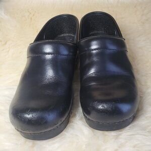 DANSKO Black Leather Clogs size 38